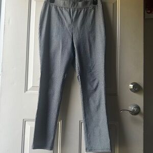 Women's Rafaella Stretch ankle pull on pants. Size 6